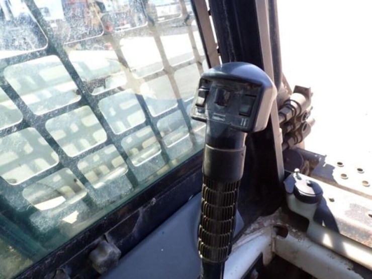 2006-bobcat-s150-image-14