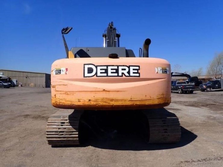 2017-deere-250g-lc-image-5