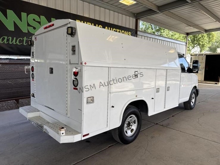 2013-chevrolet-express-3500-image-8