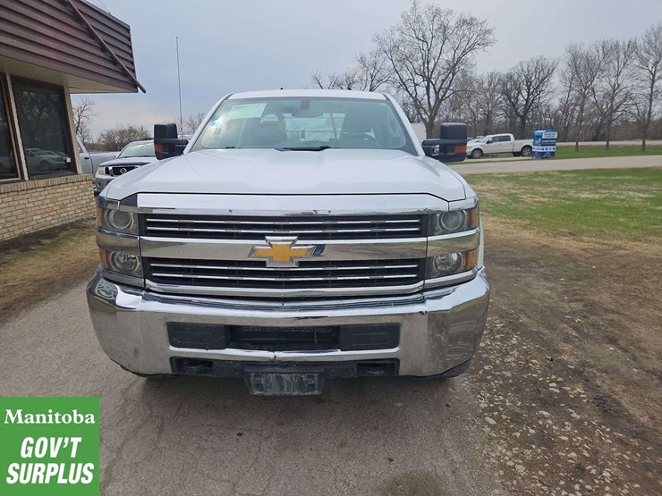 2017-chevrolet-silverado-3500hd-image-3