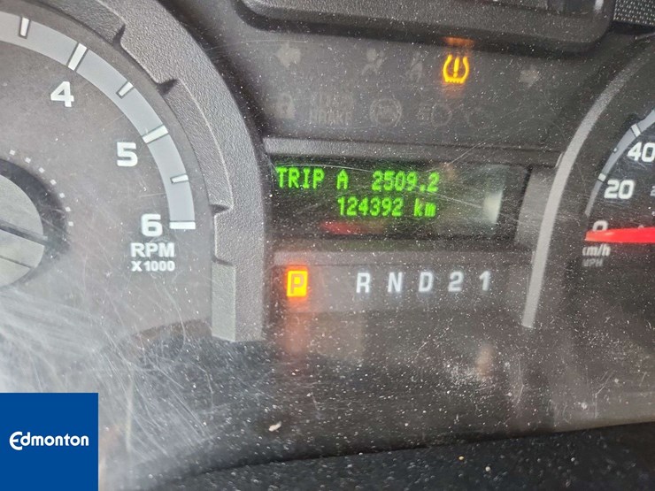 2010-ford-cargo-image-8