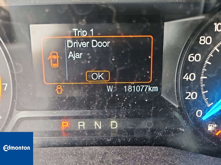 2019-ford-explorer-image-30