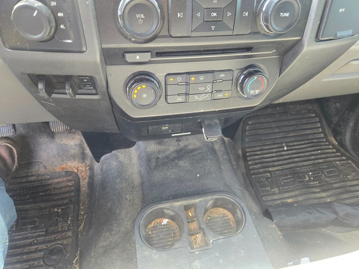 2017-ford-f550-image-43