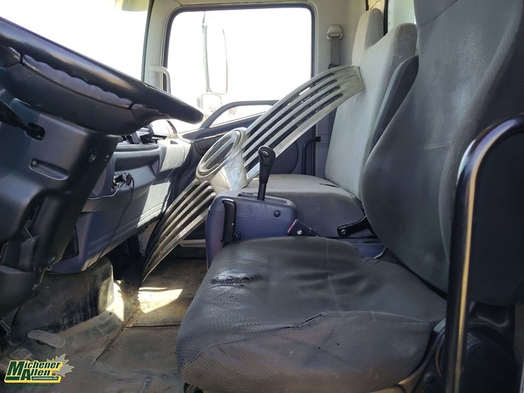 2007-hino-308-image-6