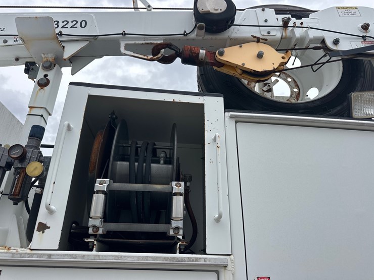2010-international-durastar-4300-image-13