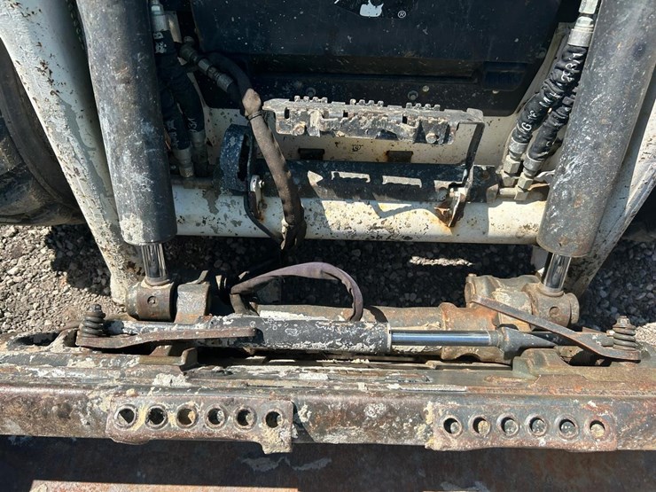 2021-bobcat-s76-image-10