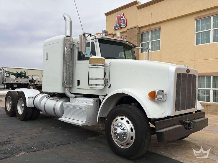 2013-peterbilt-367-image-4