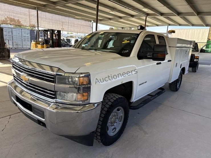 2015-chevrolet-silverado-2500hd-image-4