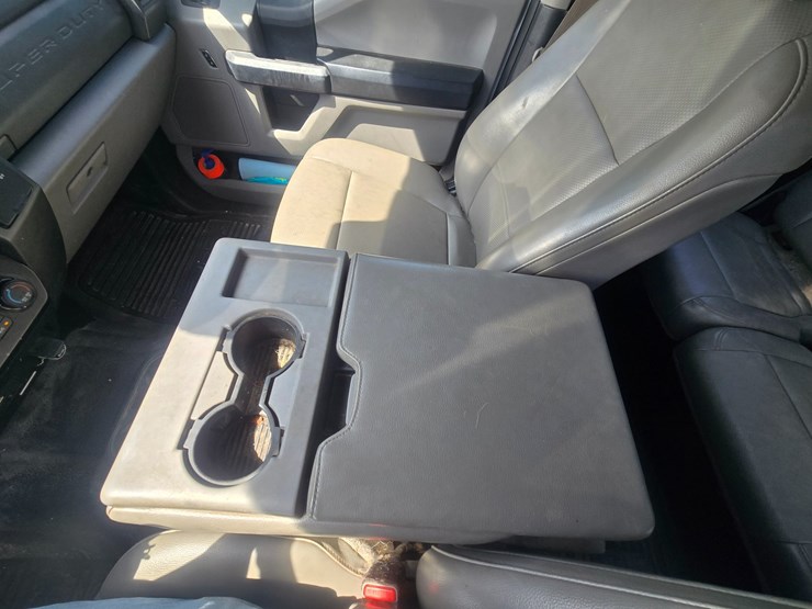 2017-ford-f550-image-40