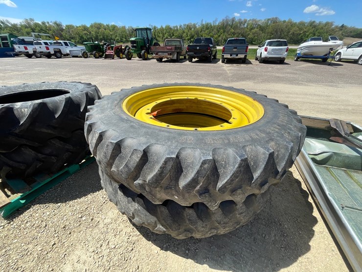 deere-tires-image-1