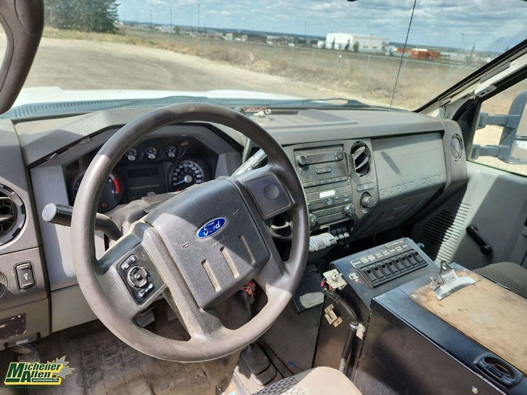 2011-ford-f550-image-16