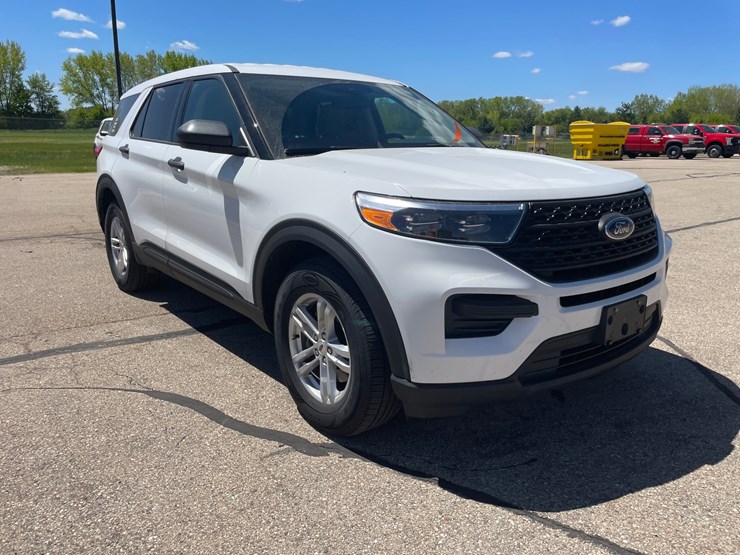 2022-ford-explorer-image-3