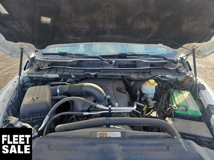 2015-dodge-1500-image-27