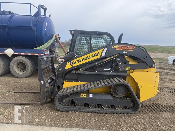 2021-new-holland-c332-image-2