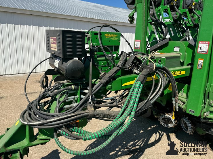 2013-john-deere-1790-ccs-image-10