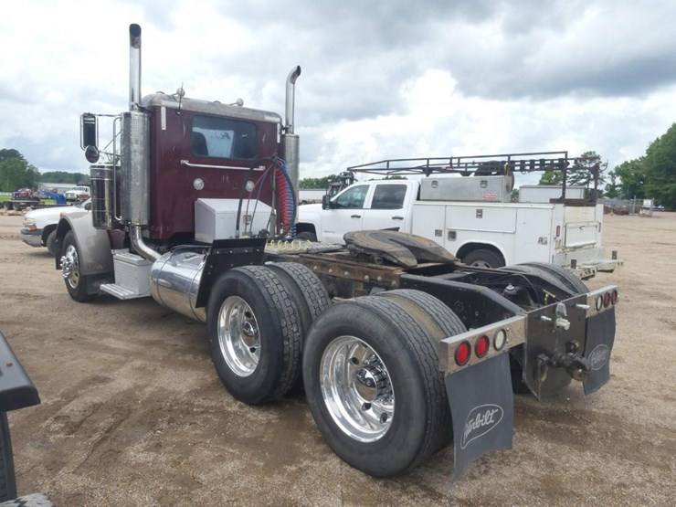 1994-peterbilt-379-image-4