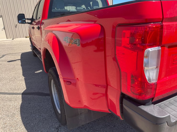 2020-ford-f350-xl-image-30