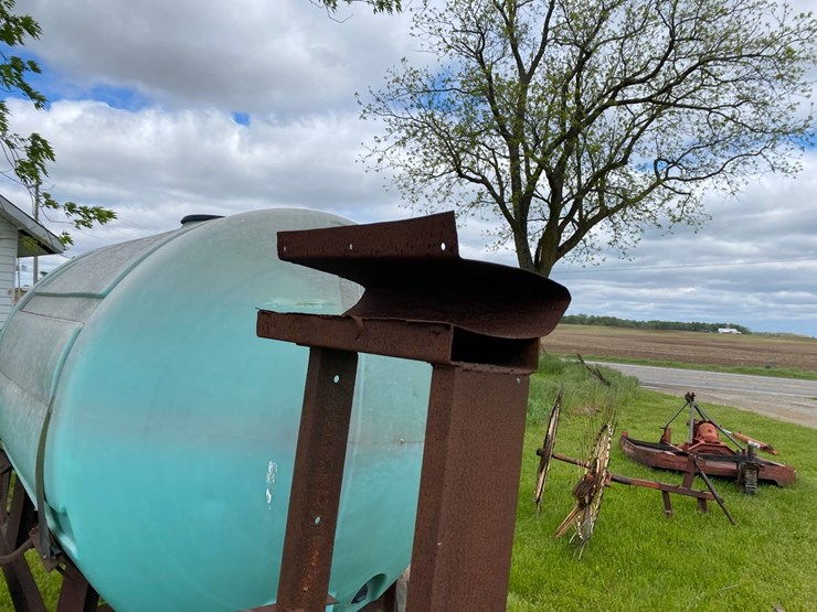 500-gal-fertilizer-tank-on-trailer-image-8