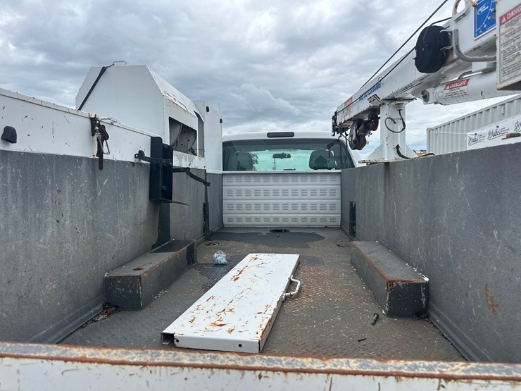 2016-ford-f550-image-16