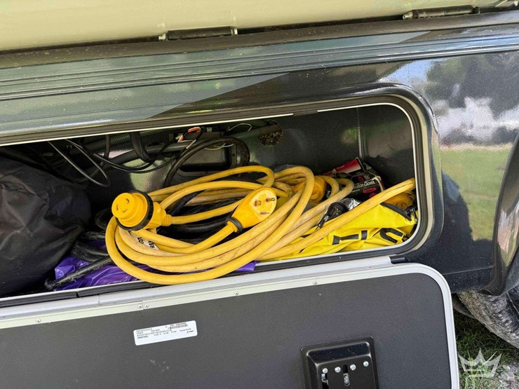 2021-mercedes-benz-sprinter-3500-xd-image-40