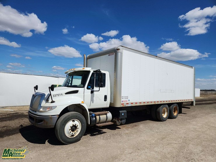 international-durastar-4400-image-1
