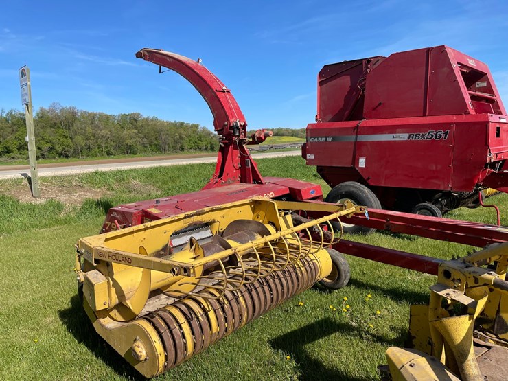 new-holland-790-image-2