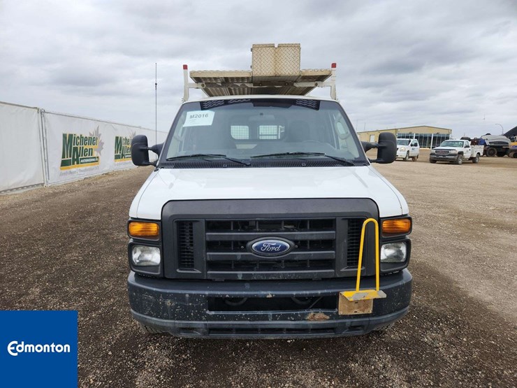2010-ford-cargo-image-19
