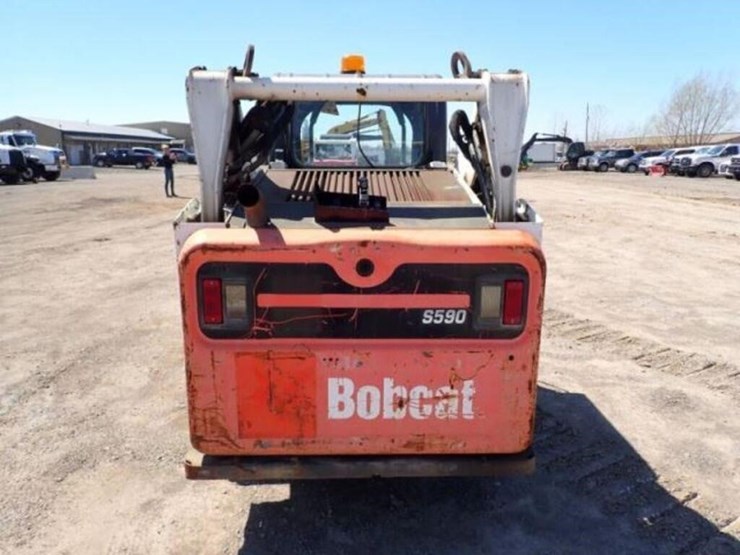 2014-bobcat-s590-image-6