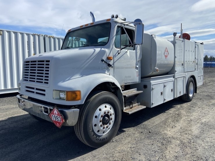 1992-international-8100-image-1