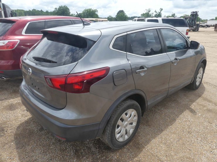 2018-nissan-rogue-image-3