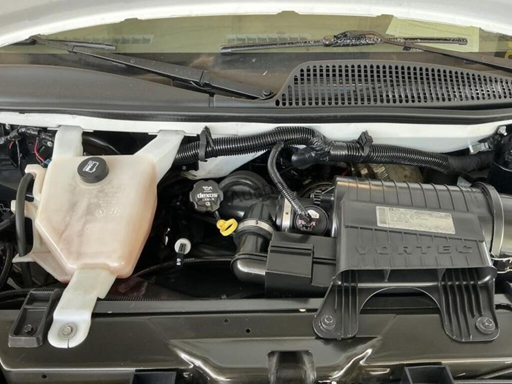 2013-chevrolet-express-2500-image-11