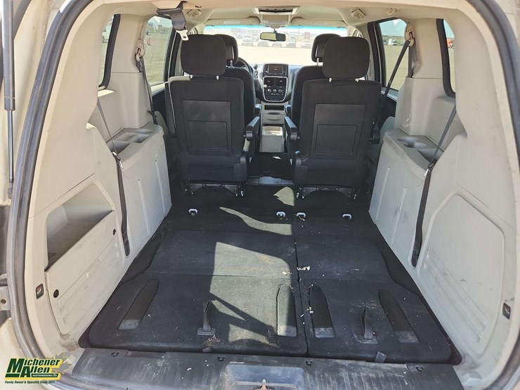 dodge-grand-caravan-image-12