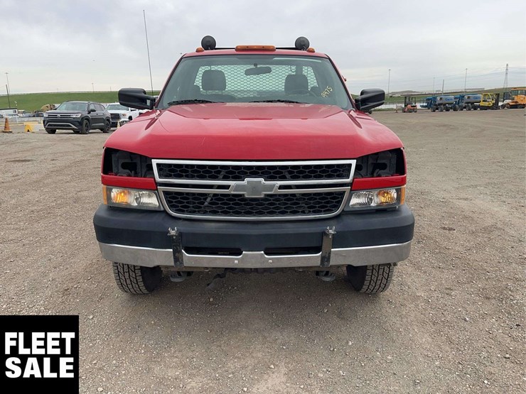 2006-chevrolet-silverado-3500-image-9