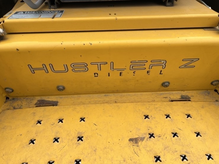 2018-hustler-z-zero-turn-mower-image-11