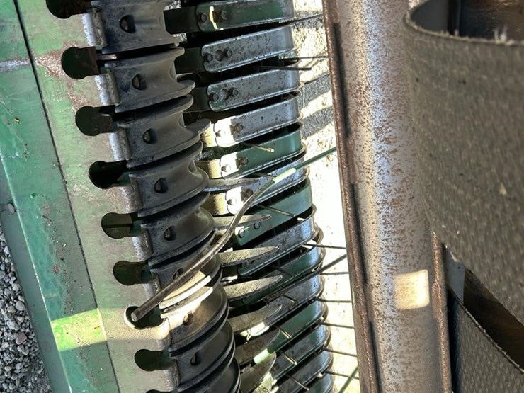 2012-john-deere-569-premium-image-12