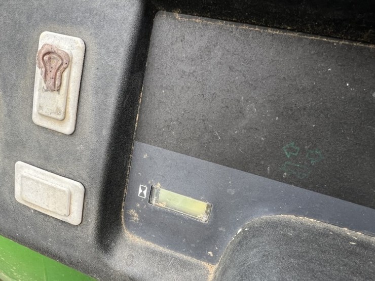 2007-john-deere-gator-image-11