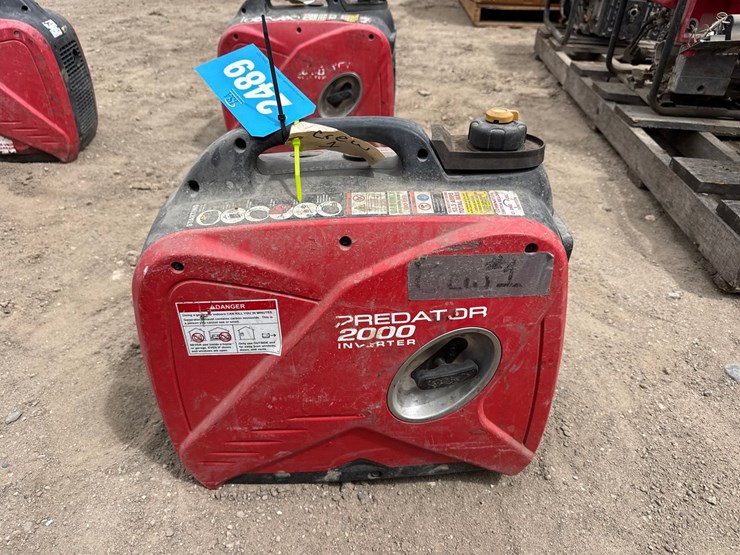 #2489-•-predator-2000-inverter-generator-image-3