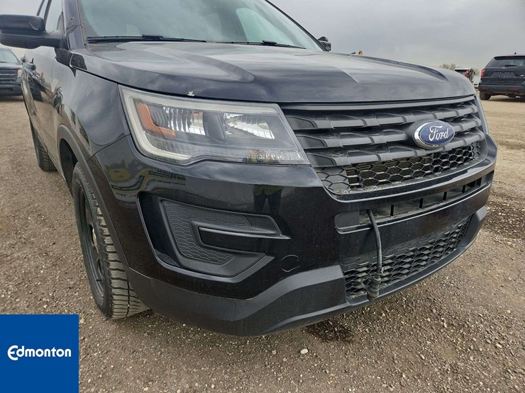 2019-ford-explorer-image-21