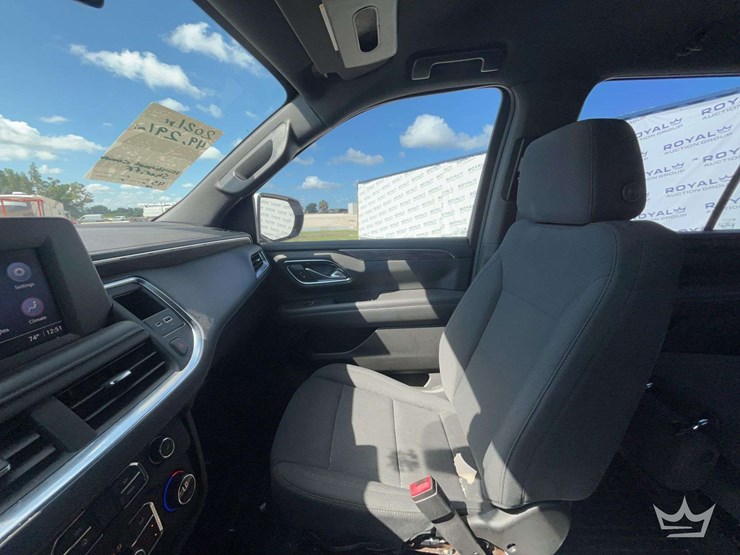 2021-chevrolet-tahoe-image-21