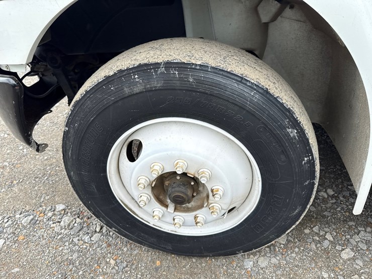 2004-international-durastar-4300-image-23
