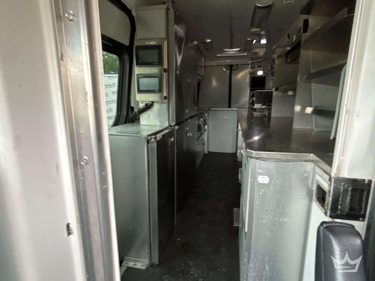 2021-mercedes-benz-sprinter-4500-image-20
