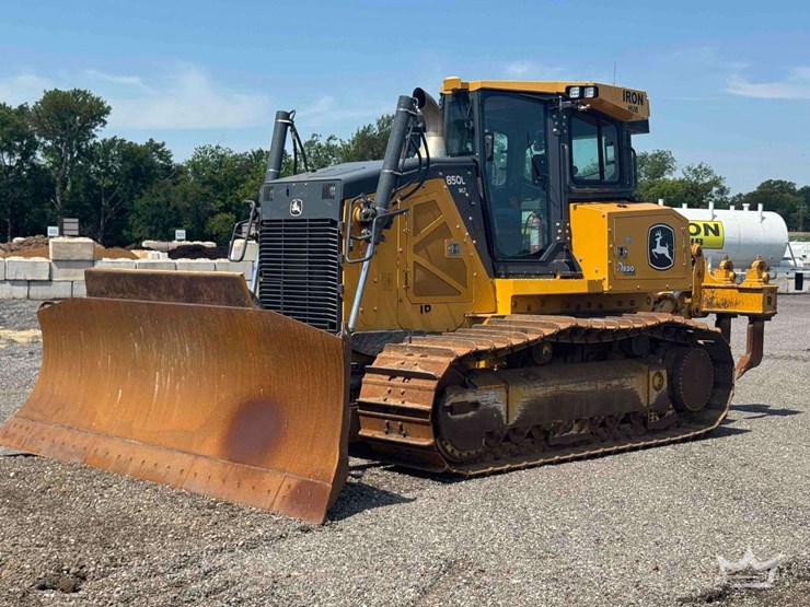 2021-deere-850l-wlt-image-1