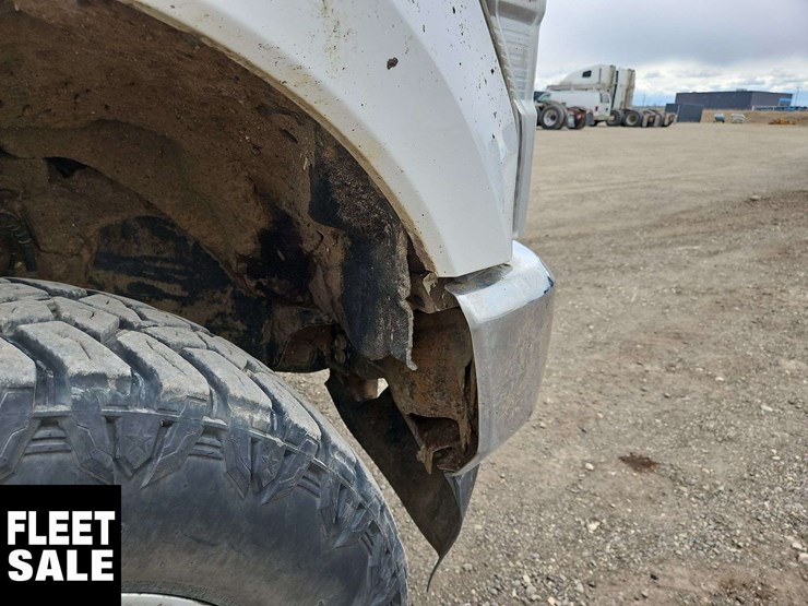 2022-ford-f350-image-18