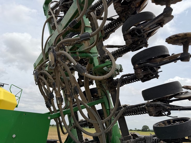 john-deere-1890-image-29