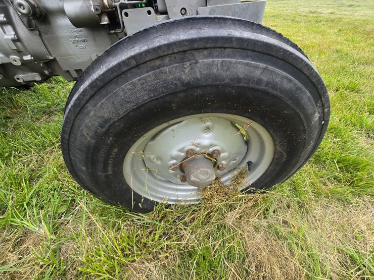 massey-ferguson-175-image-40