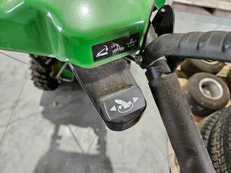 #6278-•-john-deere-1028-self-propelled-snow-blower-image-15