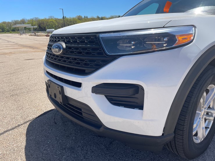 2022-ford-explorer-image-12
