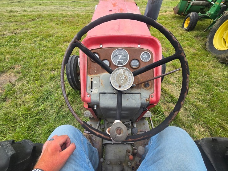 massey-ferguson-175-image-25