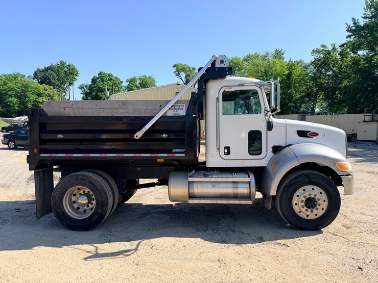 2006-peterbilt-335-image-14