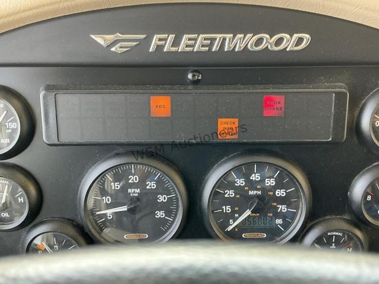 2006-fleetwood-excursion-motorhome-image-20